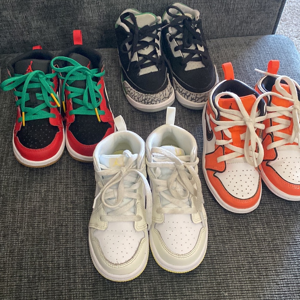 4 pair of Jorden size 9c